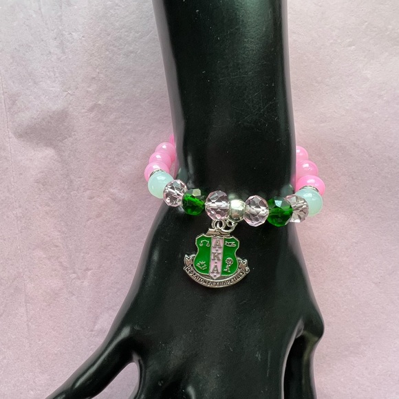 Alpha Kappa Alpha Bling Natural Agate Shield Charm Bracelet - Picture 6 of 7